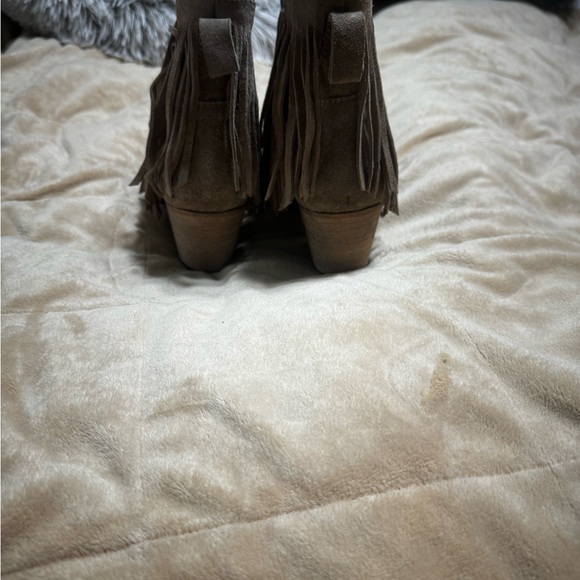 Women’s EUC DINGO SHORT BOOTS SZ 6.5. - Picture 3 of 5